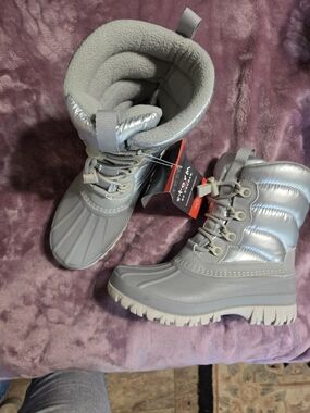 Storm Women's Silver-Gray Insulated Winter Boots